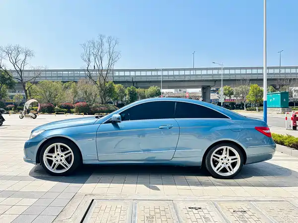 Mercedes-Benz E-Class 2011