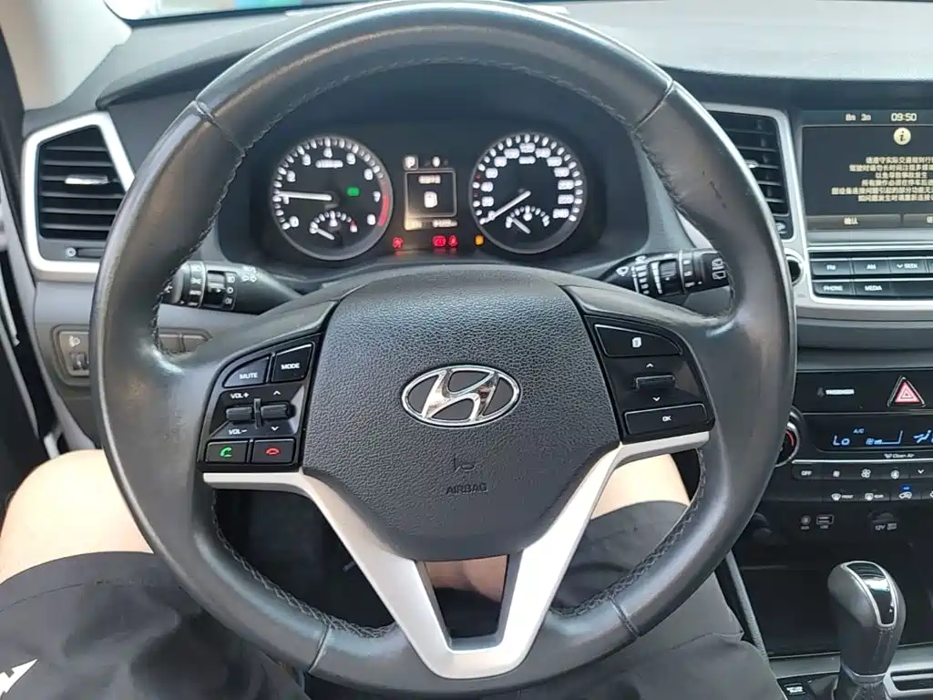 Hyundai Tucson 2017 — фото 11