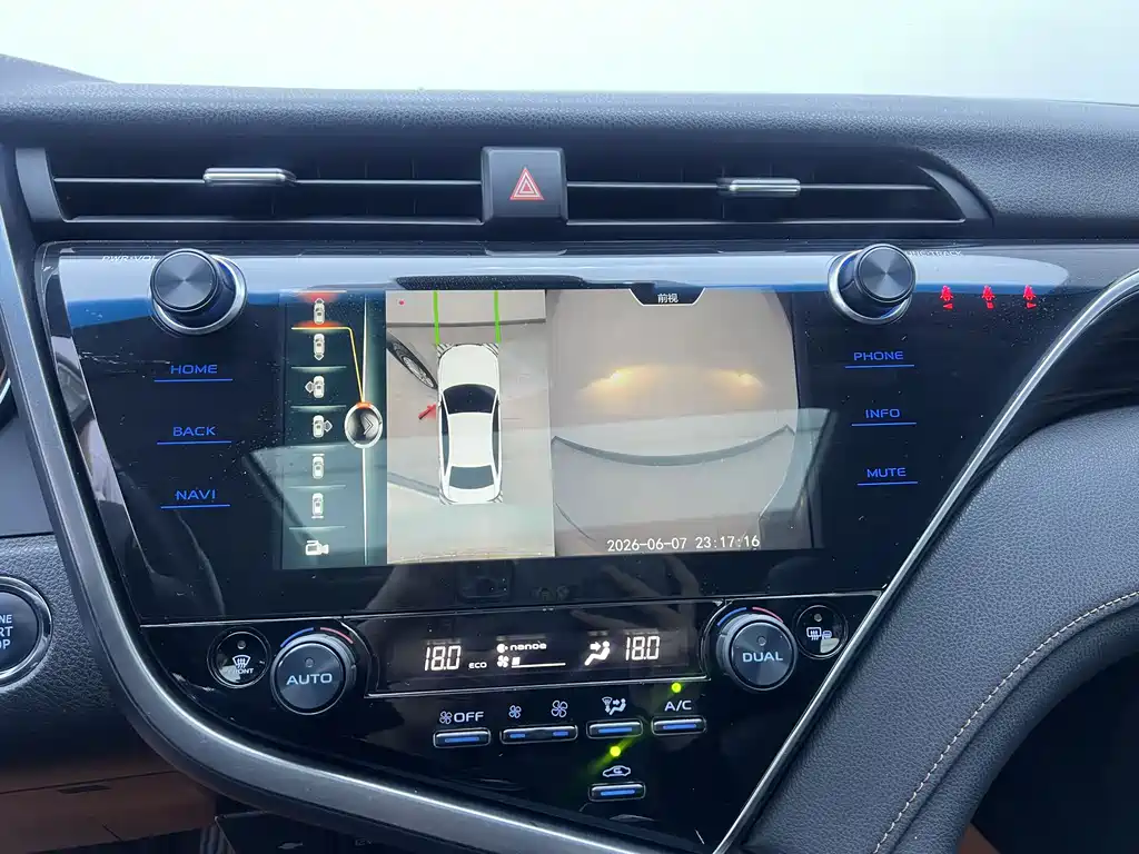 Toyota Camry 2020 — фото 22
