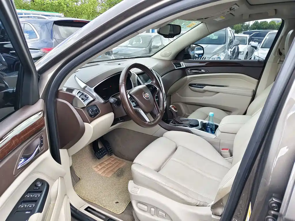 Cadillac SRX 2015 — фото 4