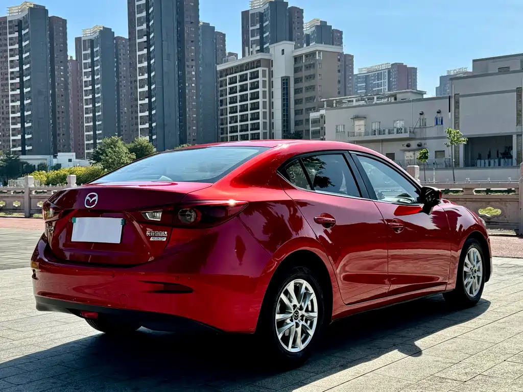 Mazda 3 Axela 2018 — фото 7