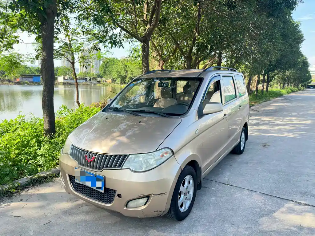 Wuling Hongguang 2015 — фото 3