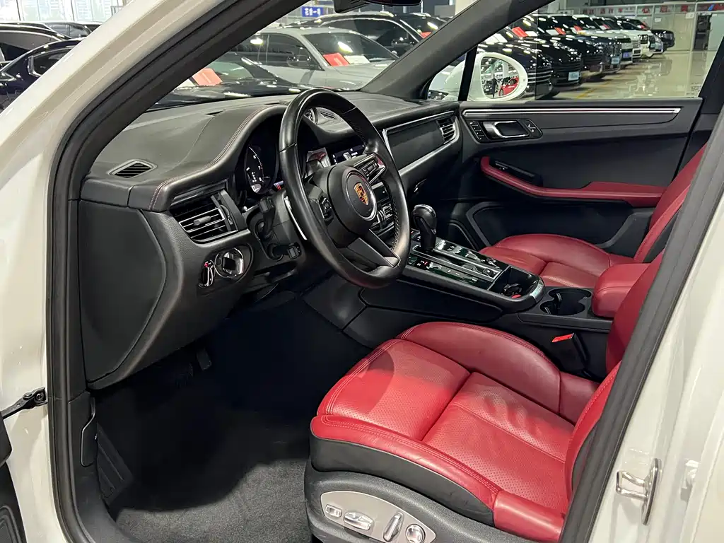 Porsche Macan 2023 — фото 13