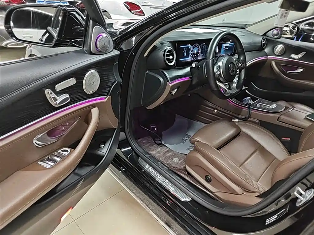 Mercedes-Benz E-Class 2019 — фото 16