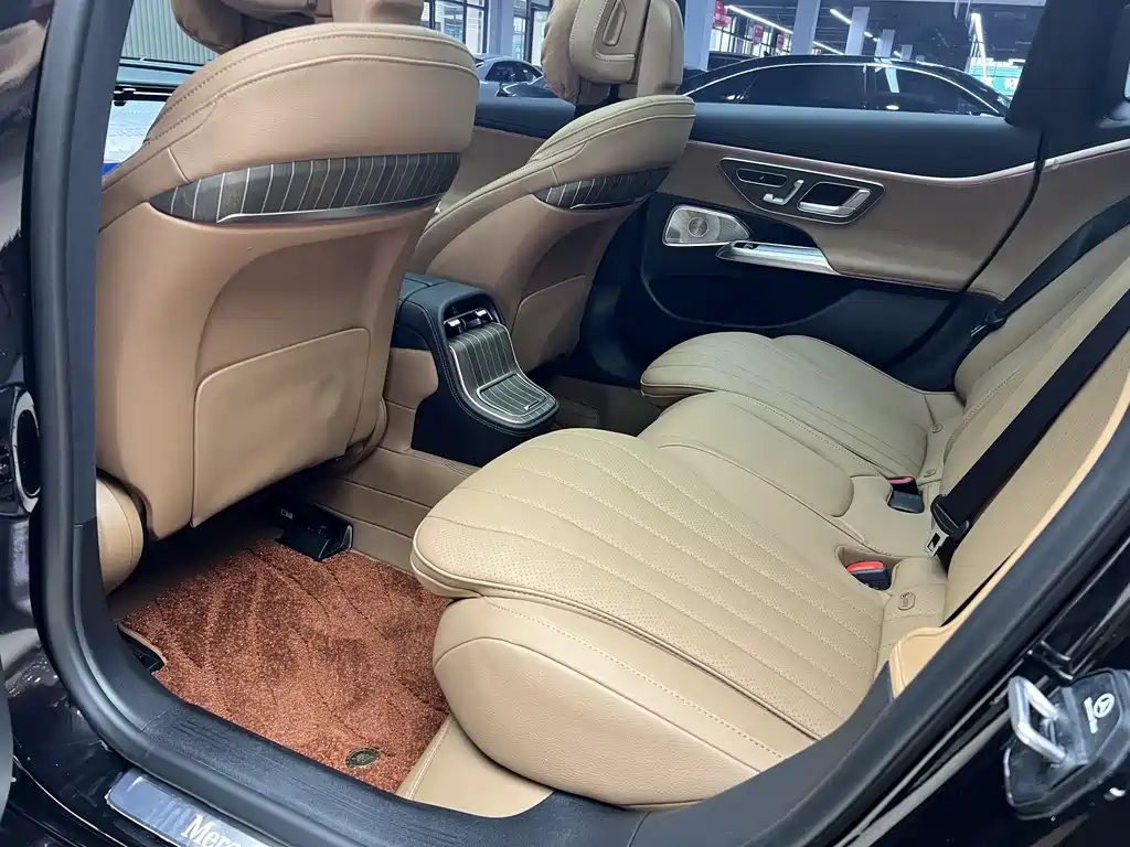 Mercedes-Benz E-Class 2024 — фото 10