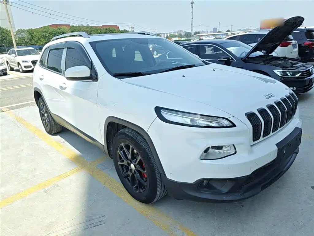 Jeep Cherokee 2016 — фото 4
