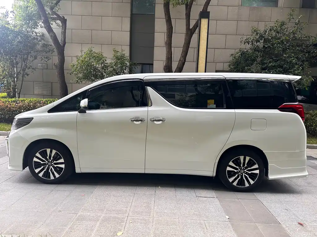 Toyota Alphard 2020 — фото 5