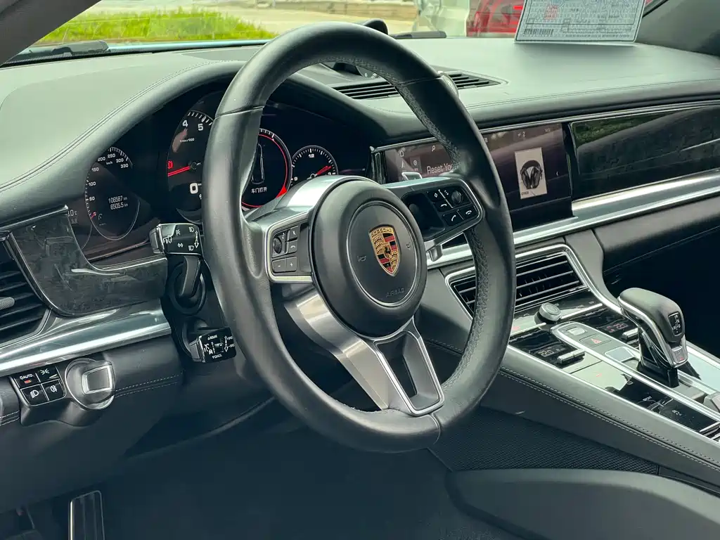 Porsche Panamera 2018 — фото 16
