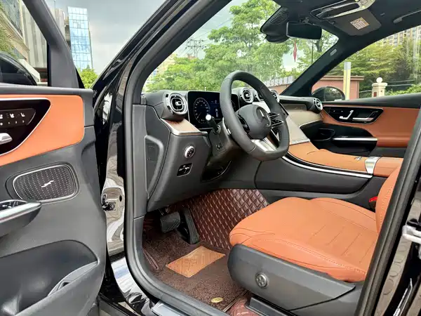 Mercedes-Benz GLC 2025