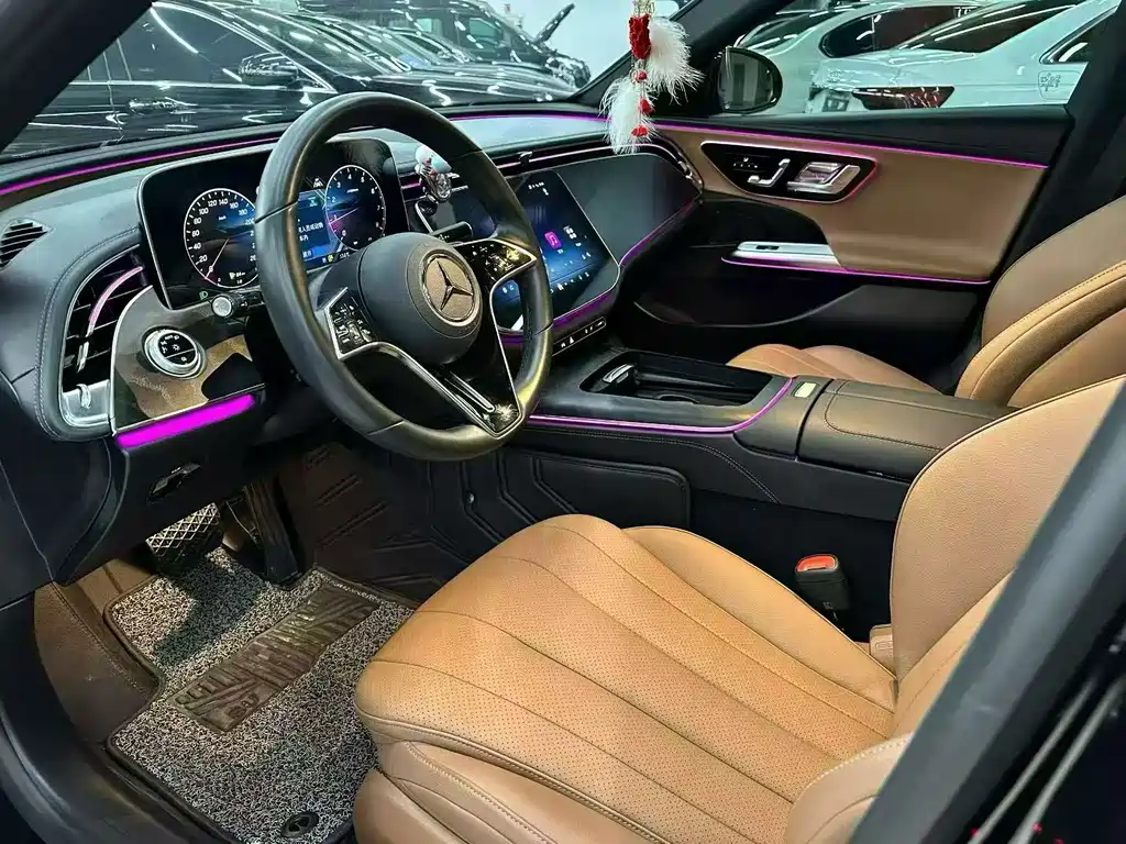 Mercedes-Benz E-Class 2025 — фото 11