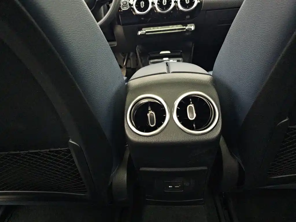 Mercedes-Benz A-Class 2021 — фото 9