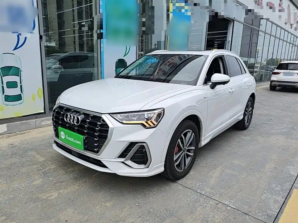 Audi Q3 2021 — фото 1