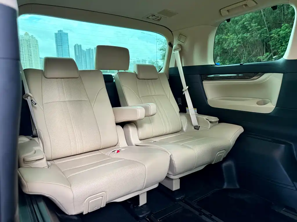 Toyota Alphard 2021 — фото 11