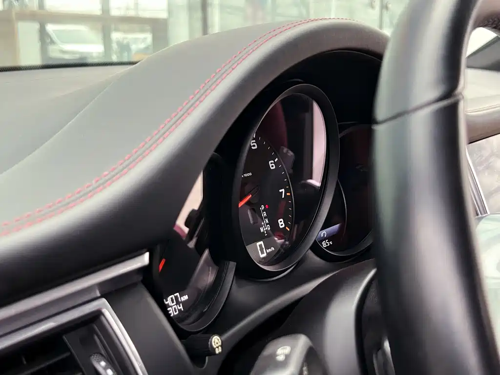 Porsche Macan 2018 — фото 18