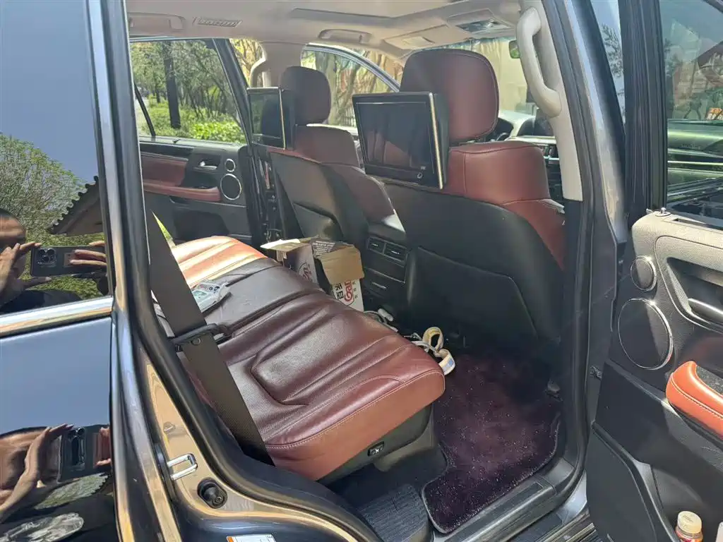 Lexus LX 2016