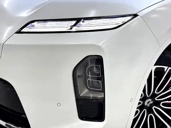 NIO ES8 2025