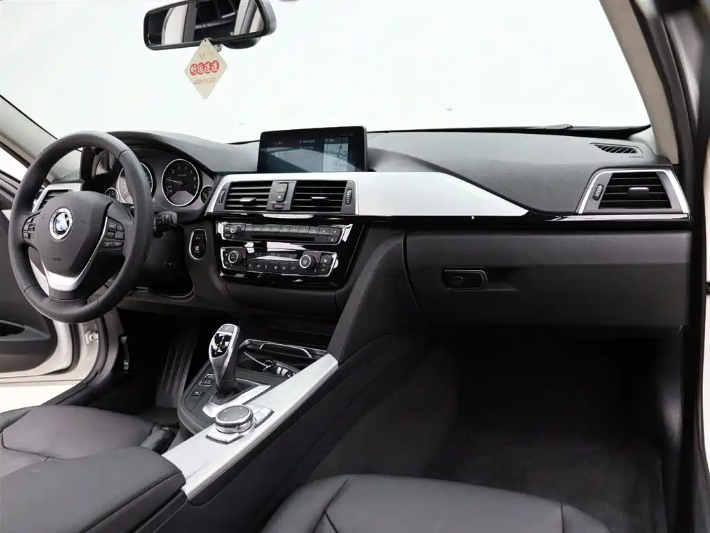 BMW 3 Series 2016 — фото 21