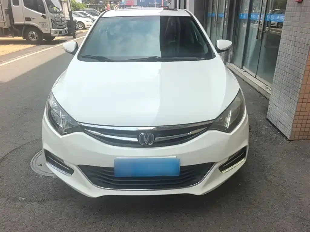 Changan Eado XT 2017 — фото 3
