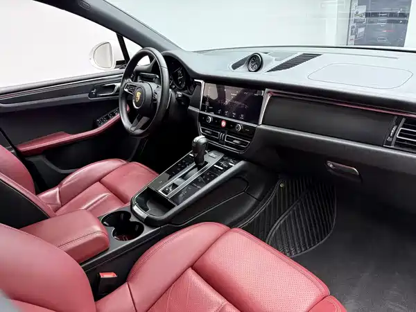 Porsche Macan 2024