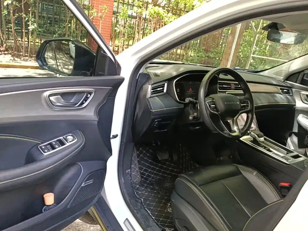 Roewe RX5 New Energy 2021 — фото 16