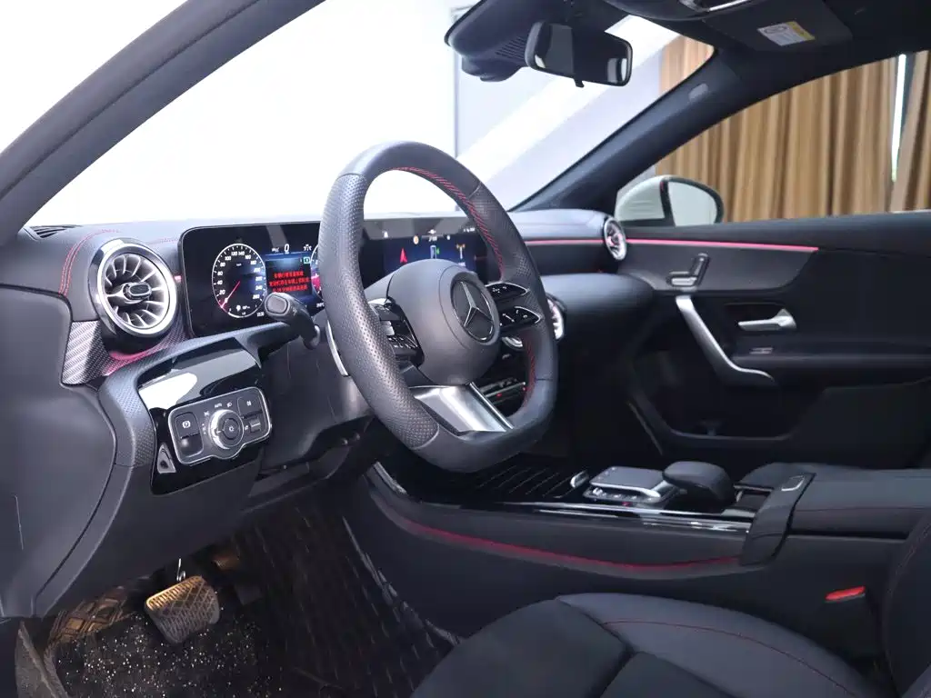 Mercedes-Benz A-Class 2023 — фото 11