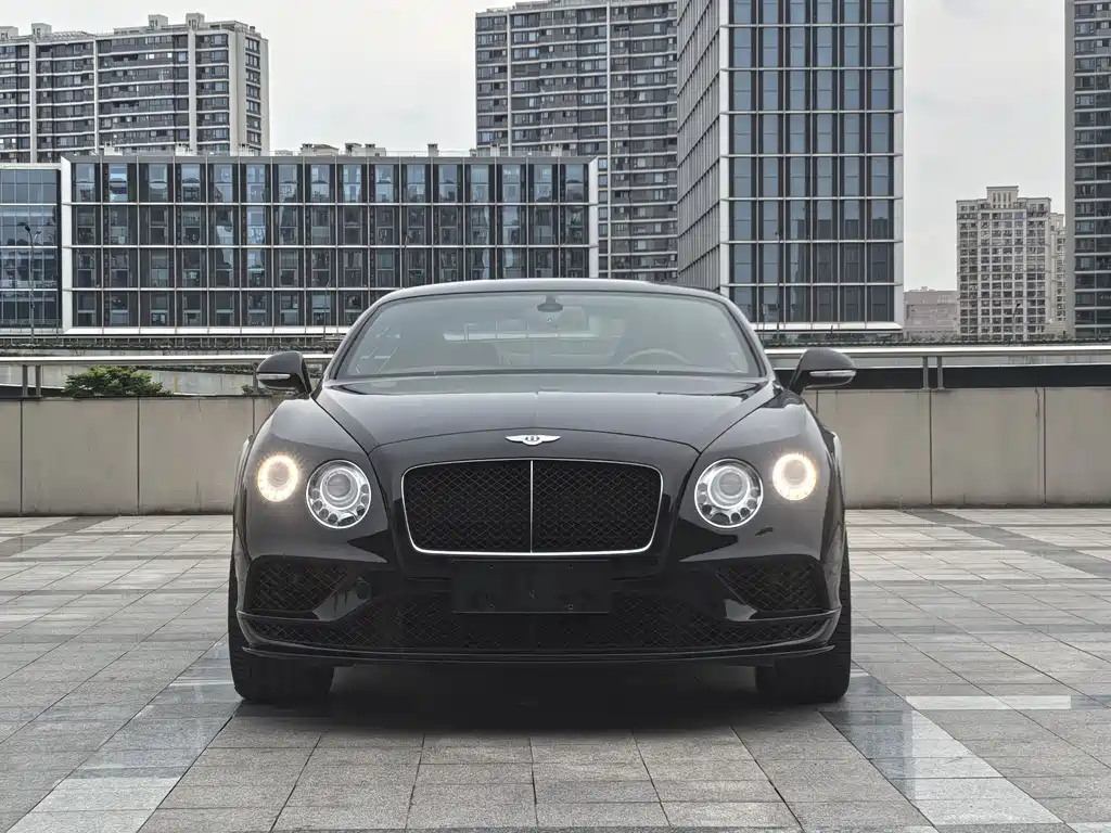 Bentley Continental 2018 — фото 2