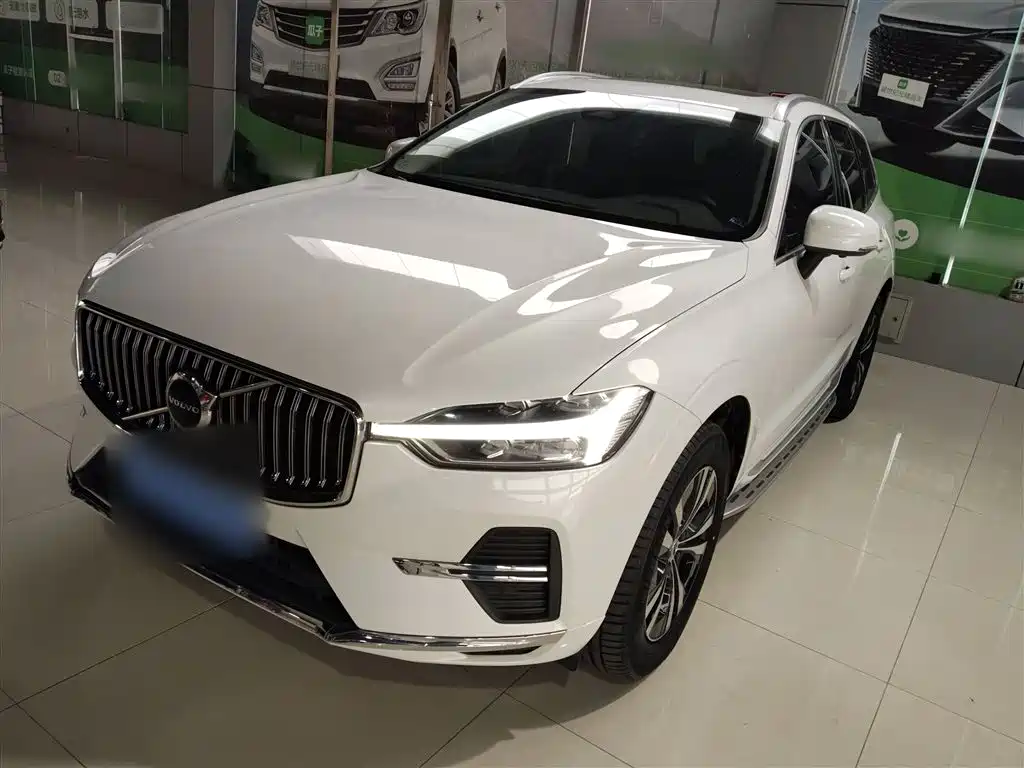 Volvo XC60 2022 — фото 2
