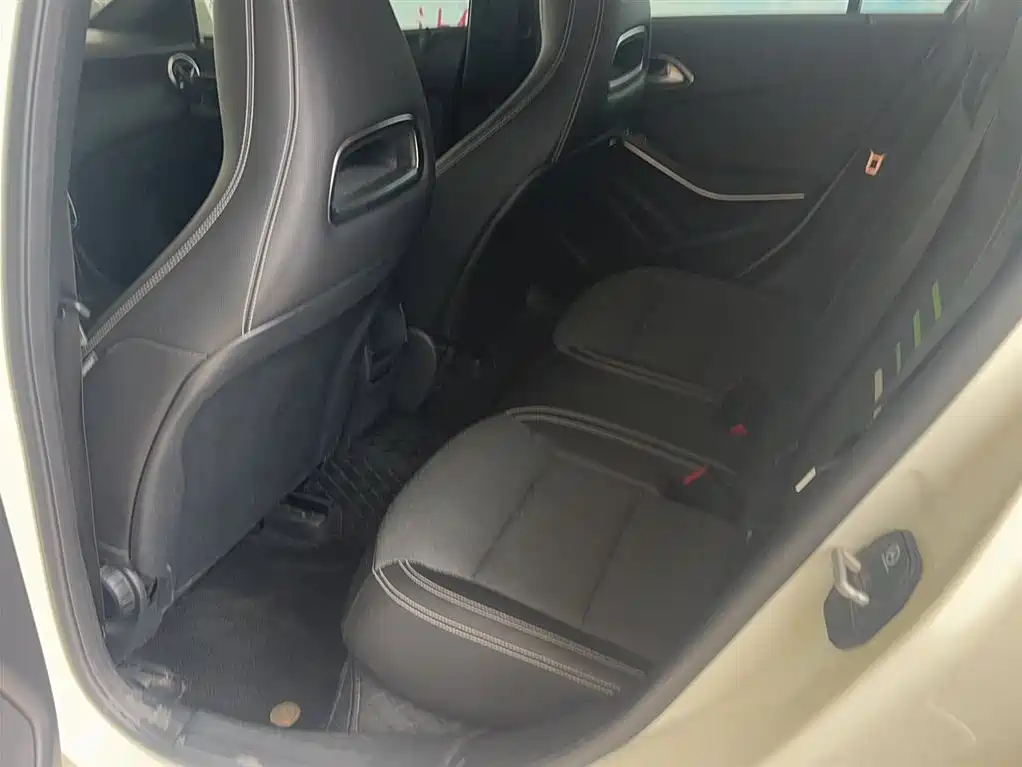 Mercedes-Benz A-Class 2018 — фото 15