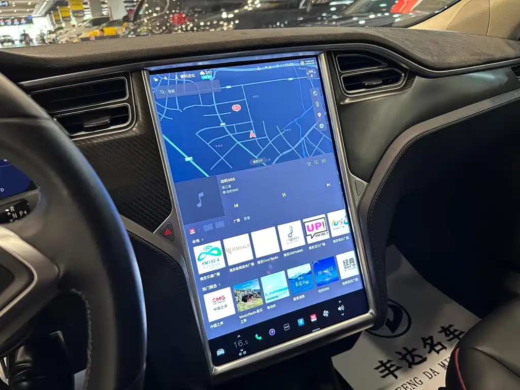 Tesla Model S 2015 — фото 9