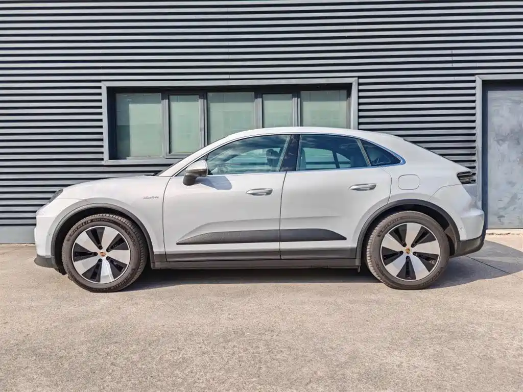 Porsche Macan New Energy 2024 — фото 7