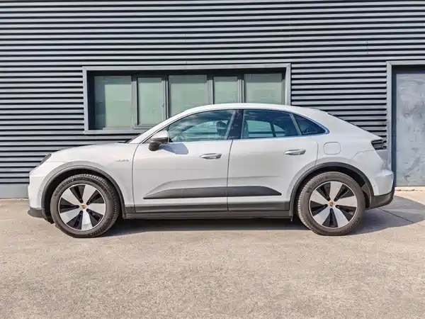 Porsche Macan New Energy 2024