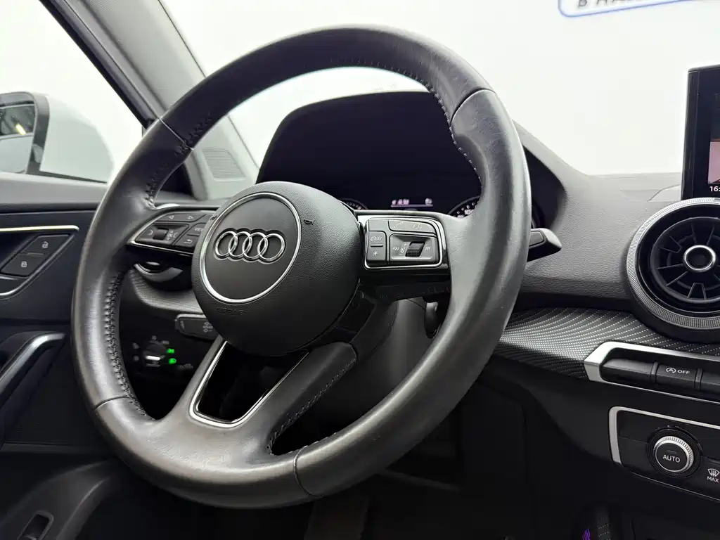 Audi Q2L 2021 — фото 12