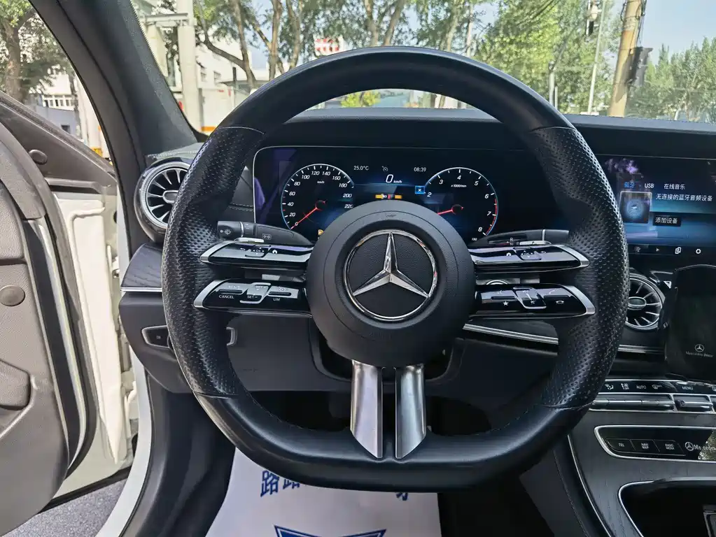 Mercedes-Benz E-Class 2022 — фото 10