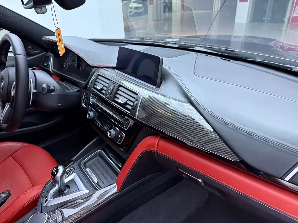 BMW M4 2018 — фото 12
