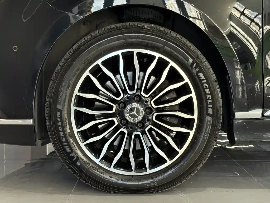 Mercedes-Benz V-Class 2020 — фото 17