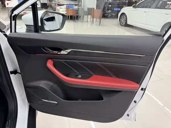 Geely Emgrand S 2022