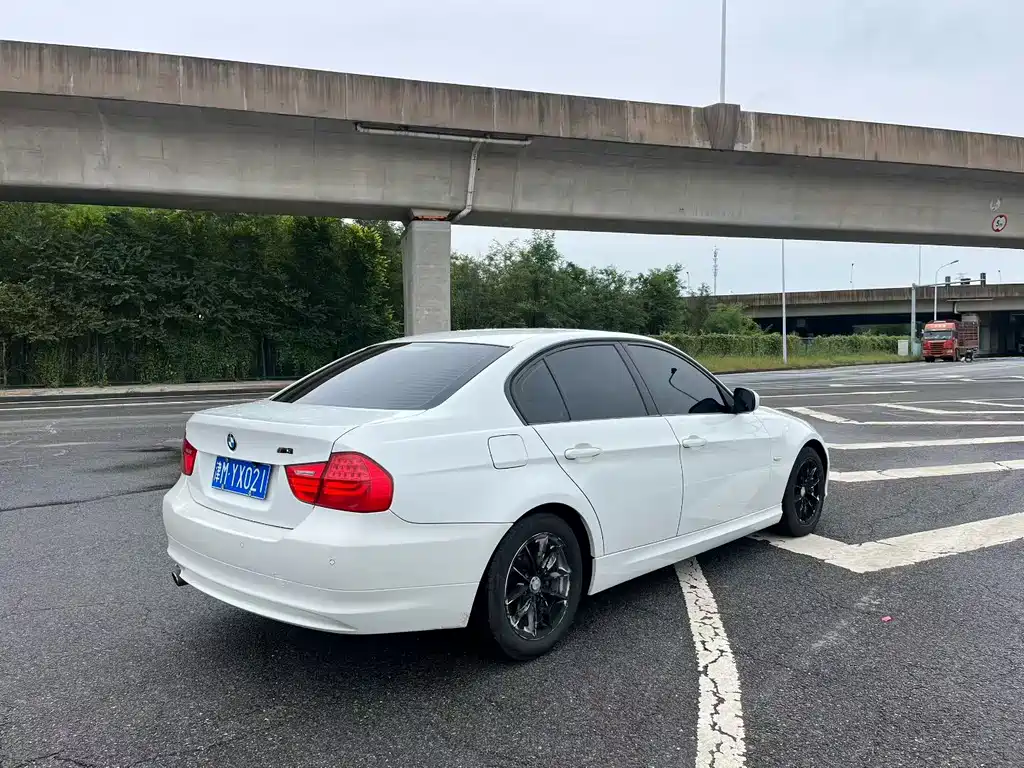 BMW 3 Series 2011