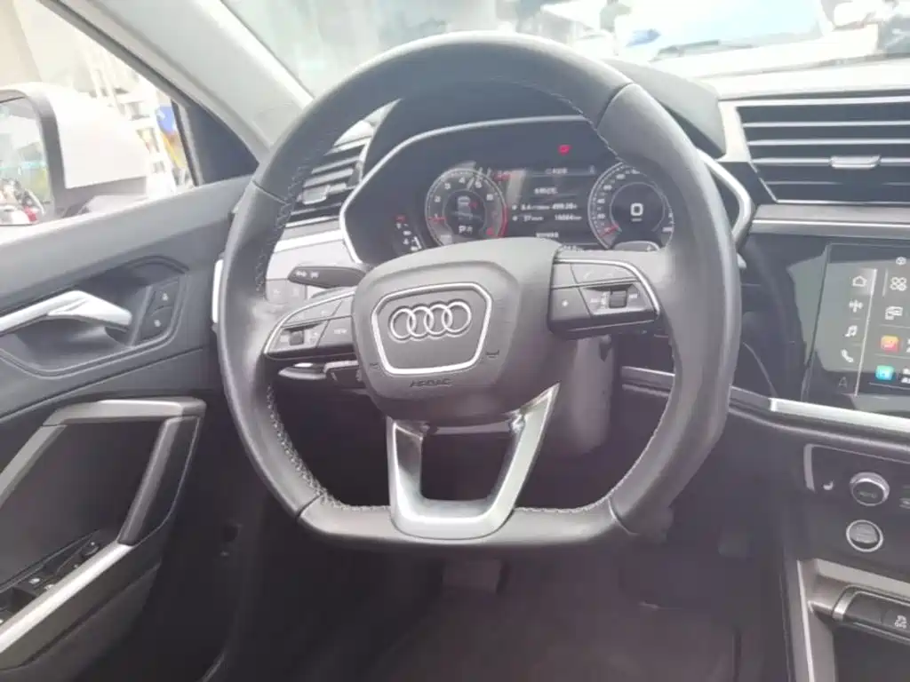 Audi Q3 2023 — фото 11