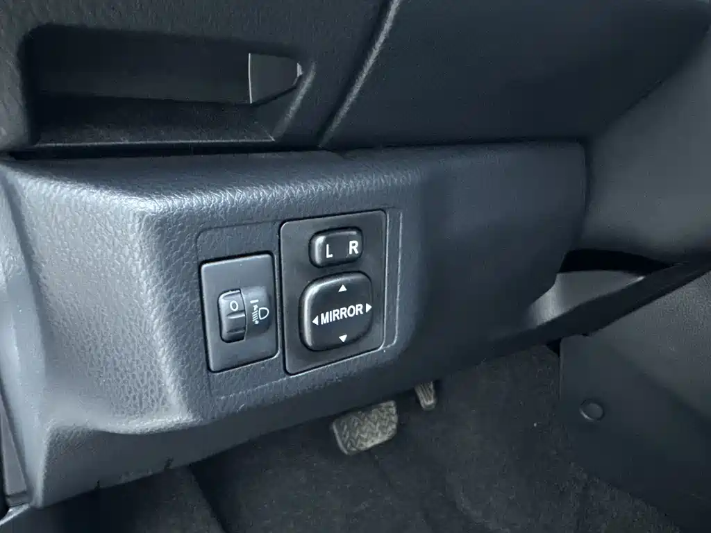 Toyota Yaris L 2022 — фото 18
