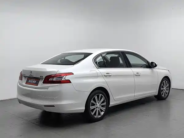 Peugeot 408 2015