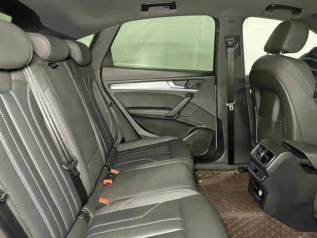 Audi Q5L Sportback 2022 — фото 7