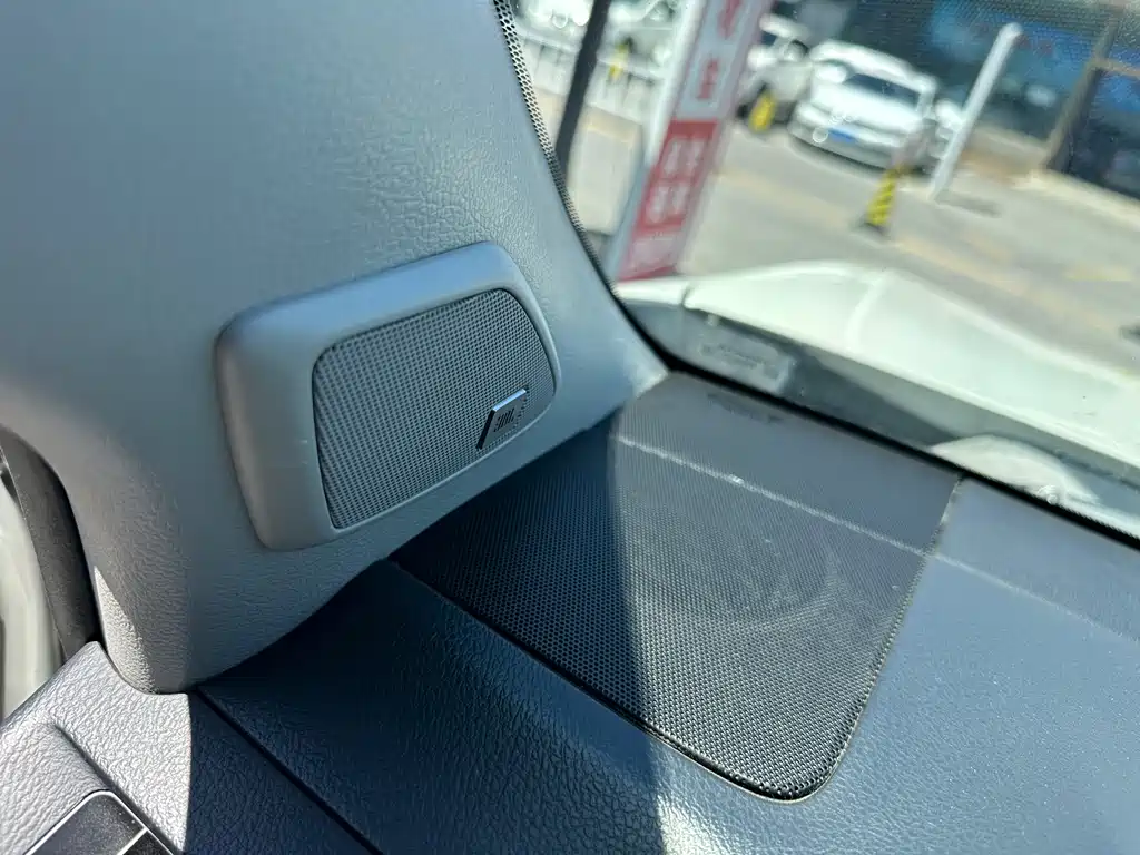 Toyota Prado 2017 — фото 16
