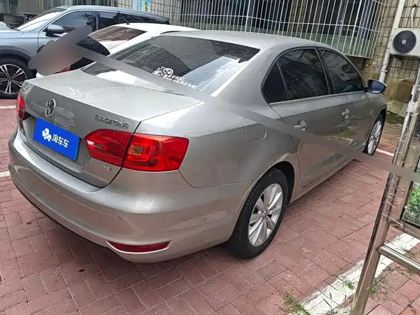 Volkswagen Sagitar 2014