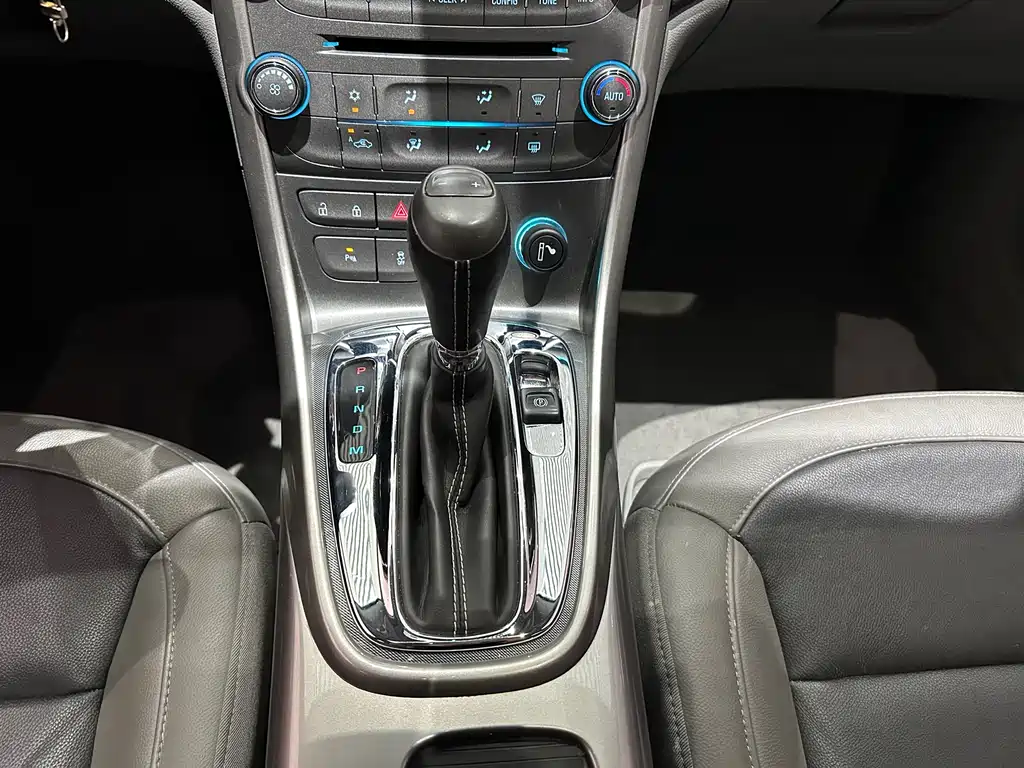 Chevrolet Malibu 2014 — фото 14
