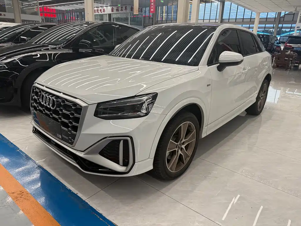 Audi Q2L 2024