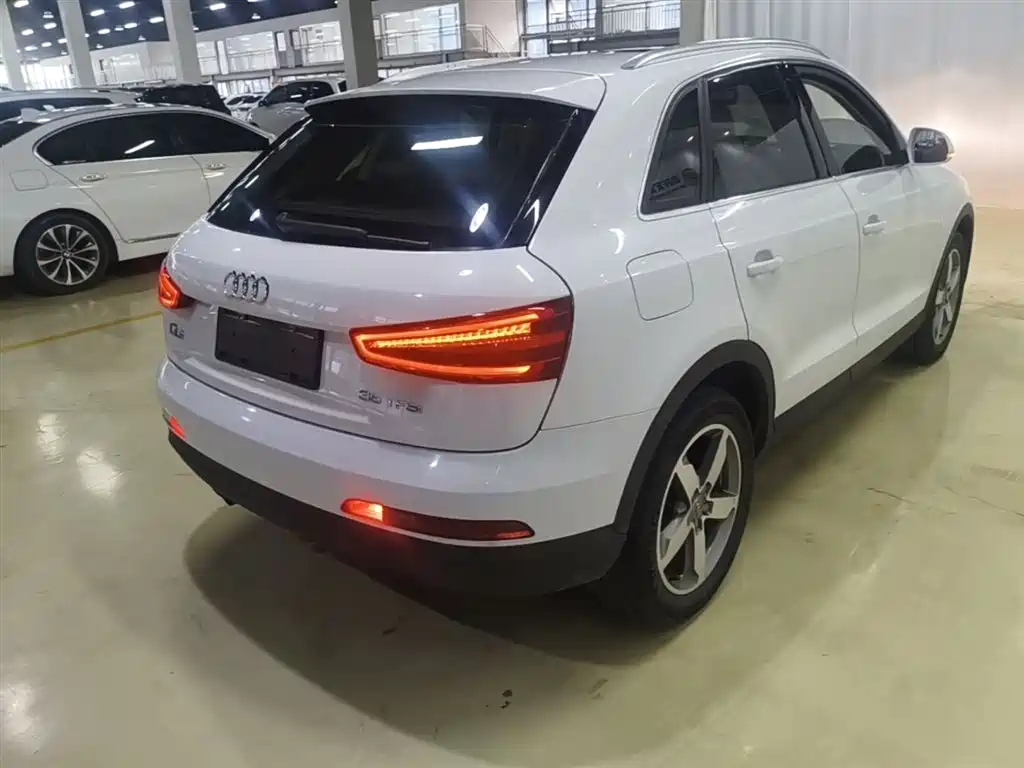 Audi Q3 2016 — фото 7