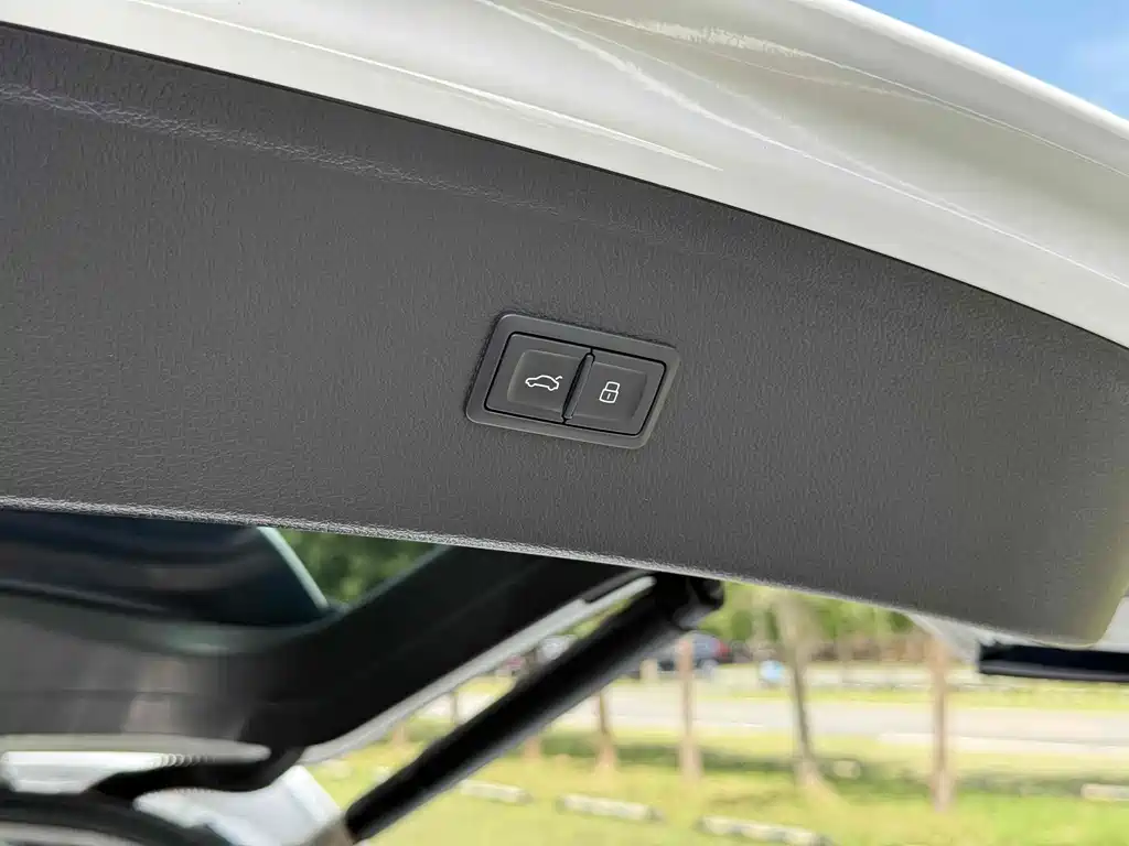 Audi Q5L 2022 — фото 18