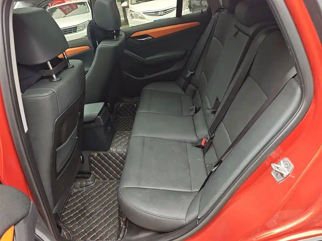 BMW X1 2015 — фото 17