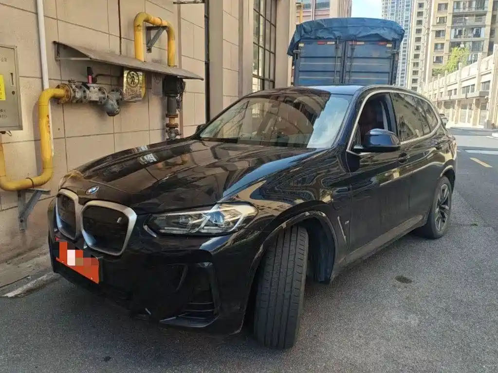 BMW iX3 2022 — фото 1
