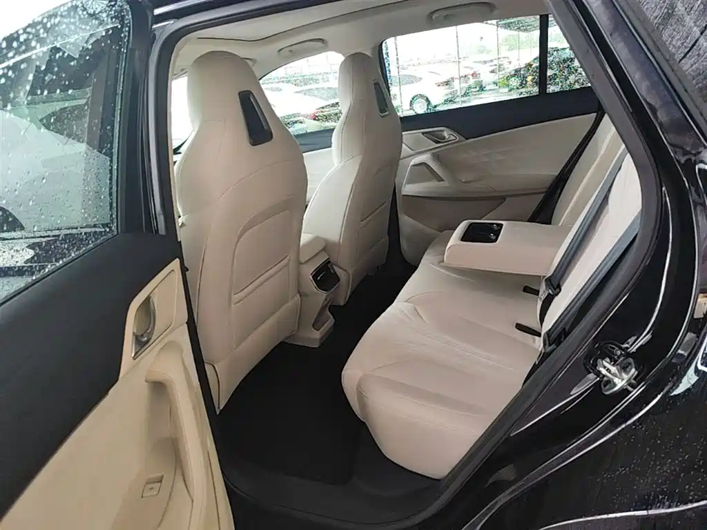 Roewe D5X DMH 2025 — фото 17